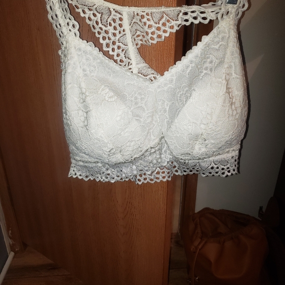 Bralettes - Picture 2 of 4